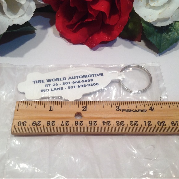 Vintage Keychain Goodyear Blimp - Picture 6 of 7